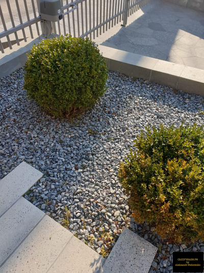 серый декоративный щебень