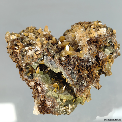 Вульфенит, миметит, лимонит. Мексика. 55*45*30мм