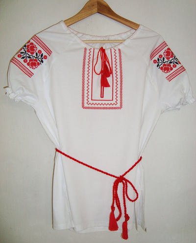 Женская вышиванка "Розы"