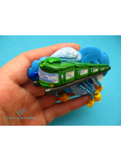 Поезд &quot;Сумерки-Заря&quot;. Волшебная брошь с поездом, облаками и звёздами