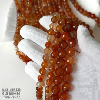 Сердолик светлый огранка 7,5-7,8/9,8-10,3 мм, цена за нить 19 см