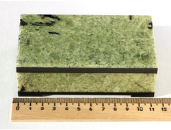 Шкатулка Нефелин цельнокройная, Россия, Урал (109*59*32 мм, 340 г) №10569