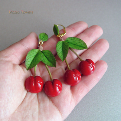 Серьги с вишней из полимерной глины.