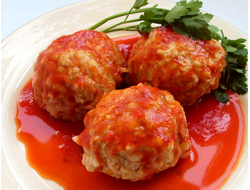 Тефтели мясные с красным соусом