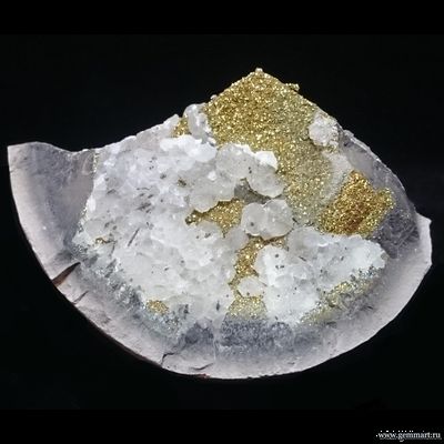 Пирит -"спектропирит", кальцит в полости конкреции. Россия. 55*45*38мм