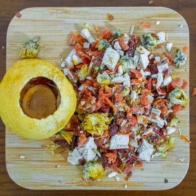 Лимон , ягоды годжи, тростник , ромашка