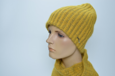 Вязаная шапка бини лайм