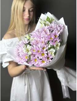 Нежный букет из хризантемы и альстромерии