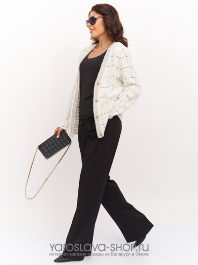 Вязаный женский жакет в молочном цвете