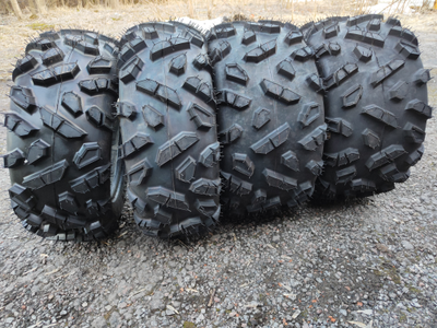 TITAN 689 S/T компелект шин фотография