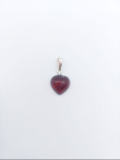 Кулон из винного янтаря "Маленькое сердце"