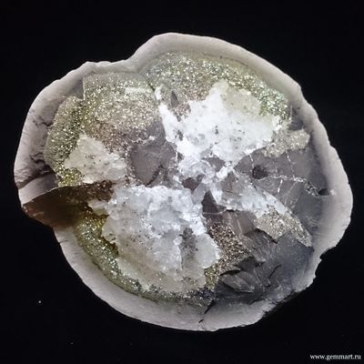 Пирит -"спектропирит", кальцит в полости конкреции. Россия. 47*44*25мм