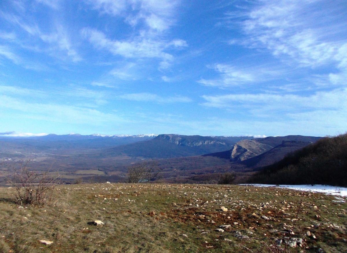 на горе Лысая в марте в Крыму