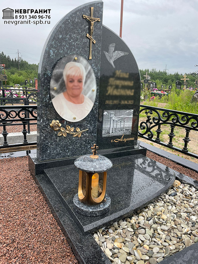 Памятник из эксклюзивного голубого гранита 260 красивый
