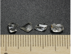 Кварц "Хёркимерский алмаз", кристалл микромаунт, США (4-5 мм, около: 0,02-0,03 г) №28135