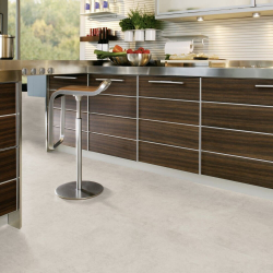 Биополы Purline Wineo 1200 stone XL Introducing Otto PLC117R в интерьере кухни