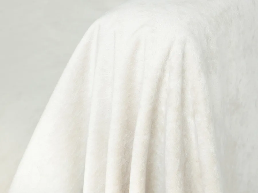 (АРБ) Велюр "Романс" (Romance)-BONE.

Состав: полиэстер (PES) 100%.
Плотность: 270 г/кв.м.
Устойчивость к истиранию >100 000 циклов.
Ширина: 140 см.
Производитель: Китай.

Внимание! Цвет материала может быть искажен настройками монитора.