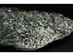 Актинолит в белом тальке, необработанный, дикий образец, Россия, Северный Кавказ, КЧР (154*61*50 мм, 743 г) №37778