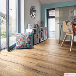 Декор ламината aro Tritty 100 Дуб Италика натур 530335 в интерьере комнаты