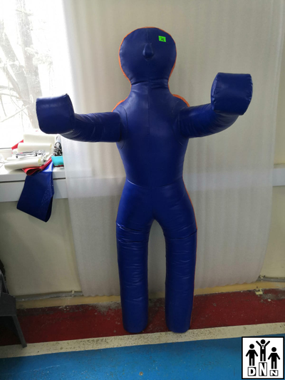 Манекен для борьбы двуногий