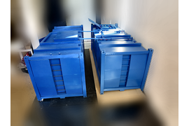 Две контейнерные заправочные станции подключенные друг к другу