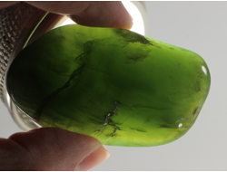 Нефрит, галтовка, Россия, Бурятия (57*34*11 мм, 43 г) №28266