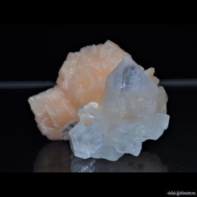 Апофиллит и стильбит (ААА).