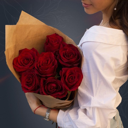 Классический букет из 7 красных Эквадорских роз 50 см