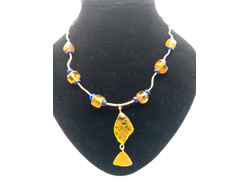 Колье с янтарем.