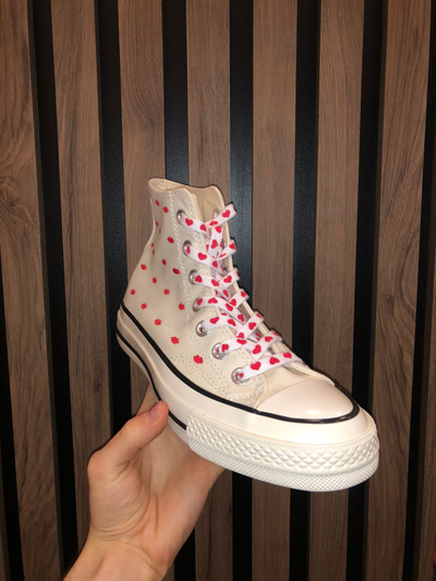 Конверс  Chuck Taylor 70 love me Embroidered Lips посмотреть вживую