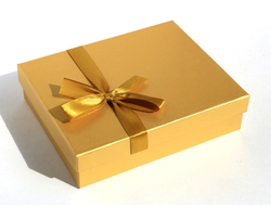 Футляр картонный с лентой на крышке 134*107*35 мм №10672