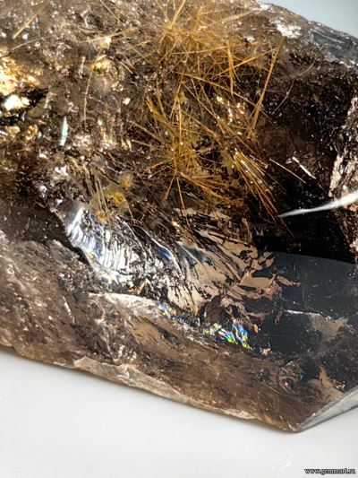 Рутил  в дымчатом кварце. Россия.   195*110*65мм