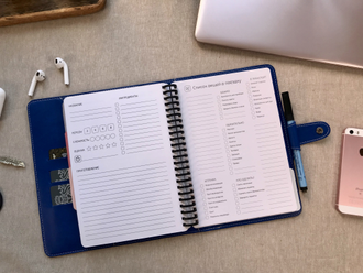 Многоразовый ежедневник деловой мамы, формат А5, (148 х 210 mm), обложка из экокожи синего цвета