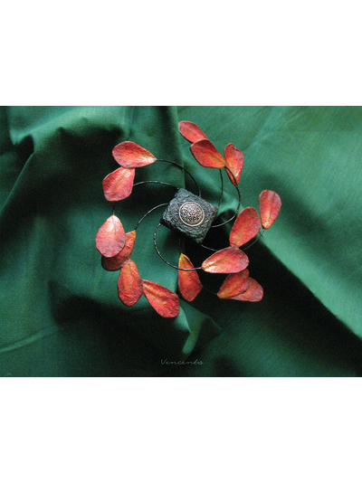 Ветроворот Вечности. Эффектная крупная брошь в стиле сериала "Рейвенсвуд"