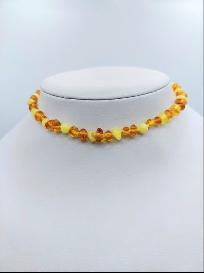 Детские бусы из обработанного янтаря через узелок арт.14