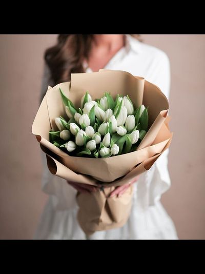 Букет белых тюльпанов