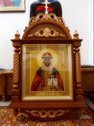 Резной подвесной киот