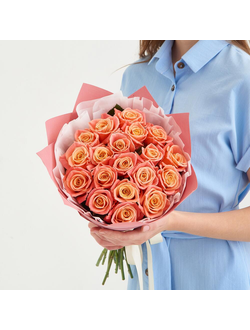 19 персиковых роз