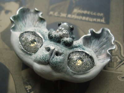 "Сомнус, Гипнотический Кот" необычная брошь по мотивам творчества Тима Бёртона