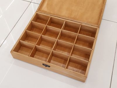 Коробка 20 ячеек, для коллекции камней и минералов