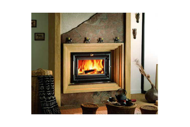 Кассета Jotul c33 в декоративной раме из дерева