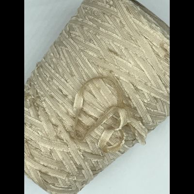 CARIAGGI art. VELVET 100% SE Шёлк   Nm.200 м в 100 г цв. 31686 золотисто-бежевый