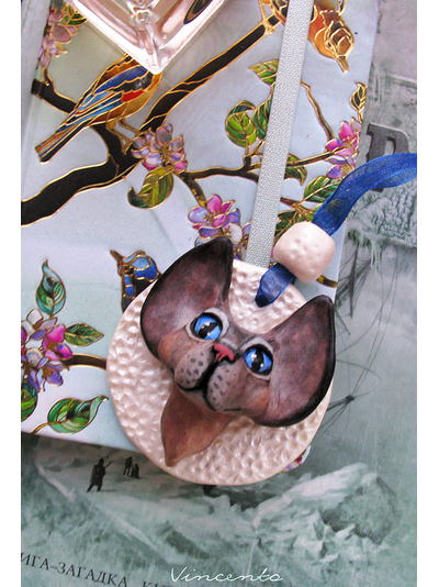 "Куплю кошечку!" Кулон - кошка из полимерной глины. Необычные украшения на заказ