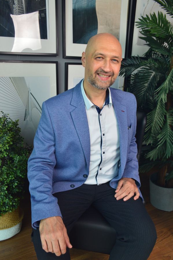 Александр Калмыков психотерапевт, тренер по гипнозу и невербалике