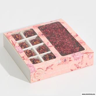Коробка Розовые цветы 8 конфет + шоколад 17,7 х 17,85 х 3,85 см