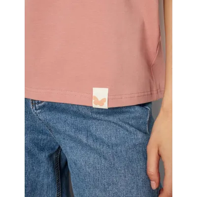 ЖЕНСКАЯ ФУТБОЛКА РОЗОВЫЙ "ЦВЕТОЧНЫЕ КЕДЫ"