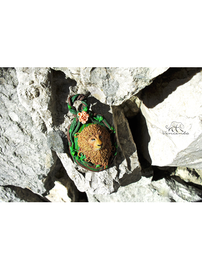 Лев Аслан. Кулон из полимерной глины по мотивам книги "Хроники Нарнии". Миниатюра из полимерной глины