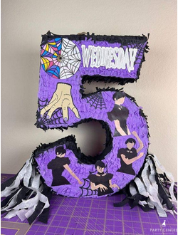 Пиньята цифра Уэнсдей