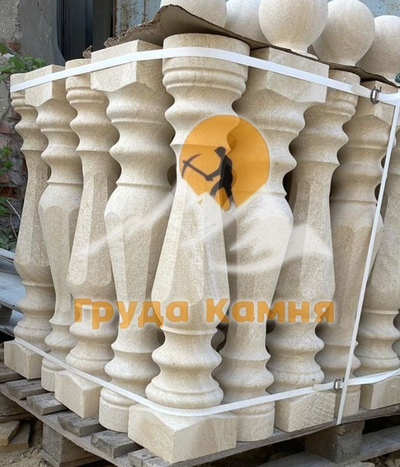 Балясина ромбовидная из песчаника, светло-желтые