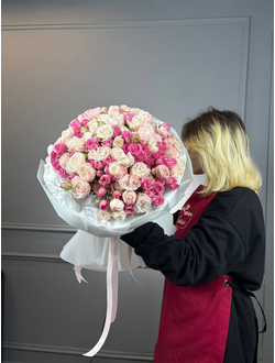 Букет из 35 кустовых роз 40см